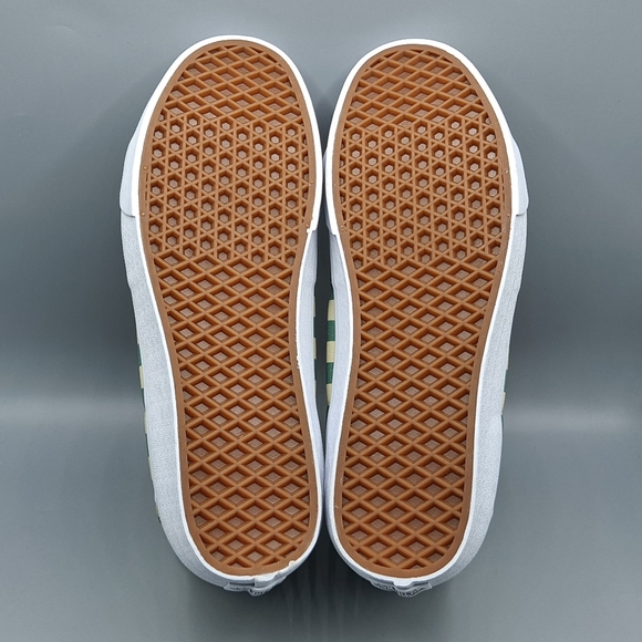 New Vans Sk8-Hi Top Checkerboard Light Green and White Canvas Men's Size 11 - Picture 8 of 9